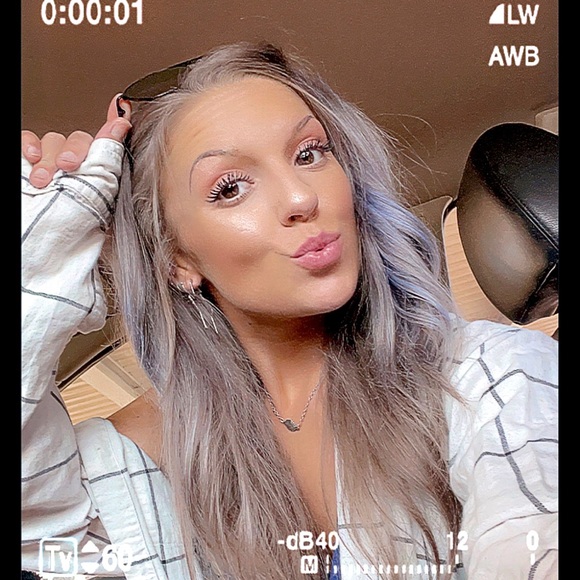 Meet your Posher, Alyssa👑 - Picture 10 of 13